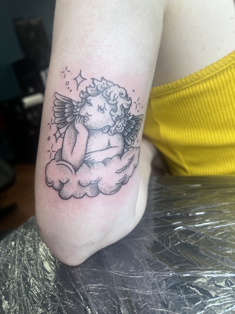 Rare Oddities Tattoos & Piercings in Bridge City